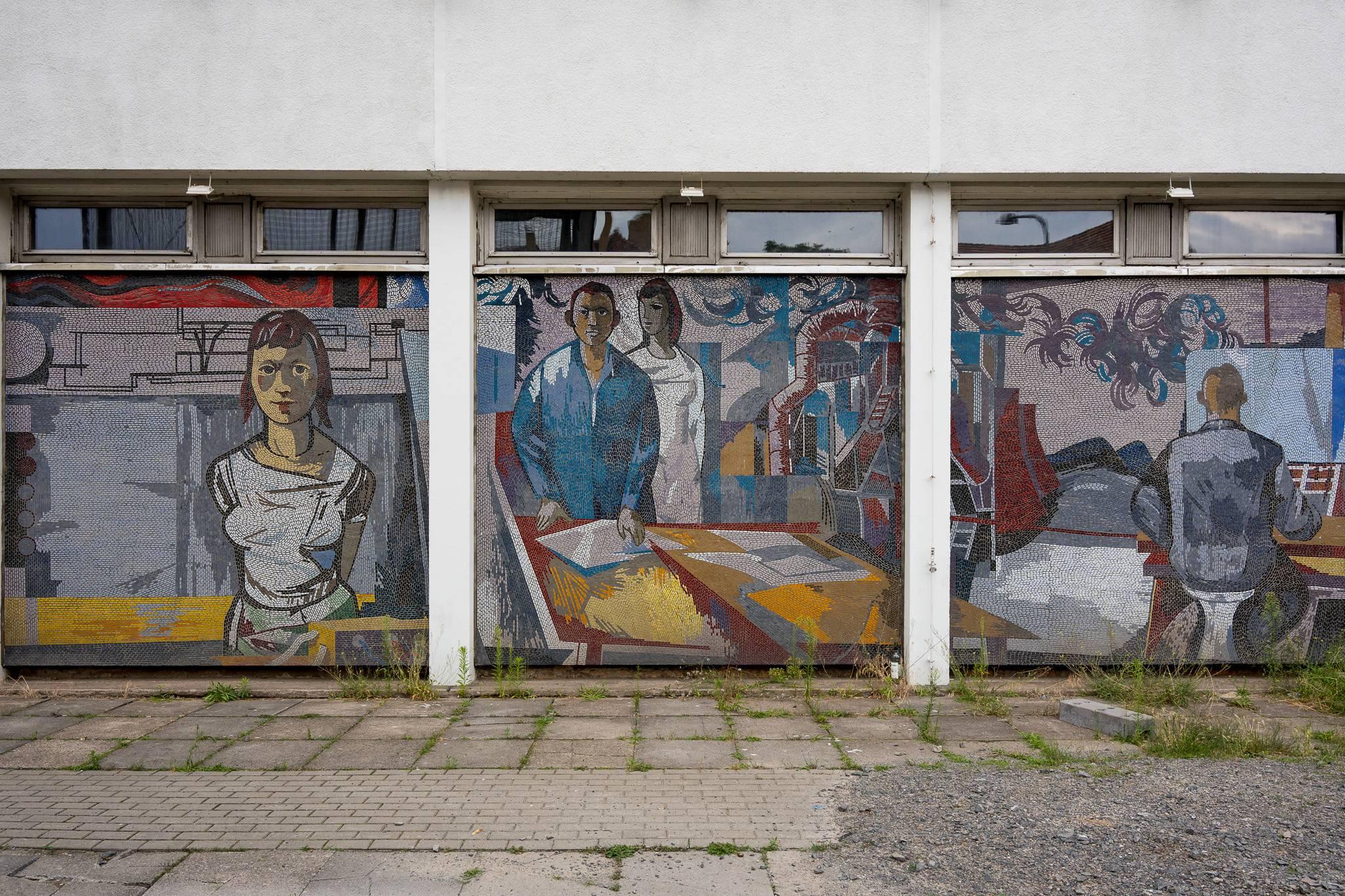 Kristina Tschesch, Mosaik am Rechenzentrum
